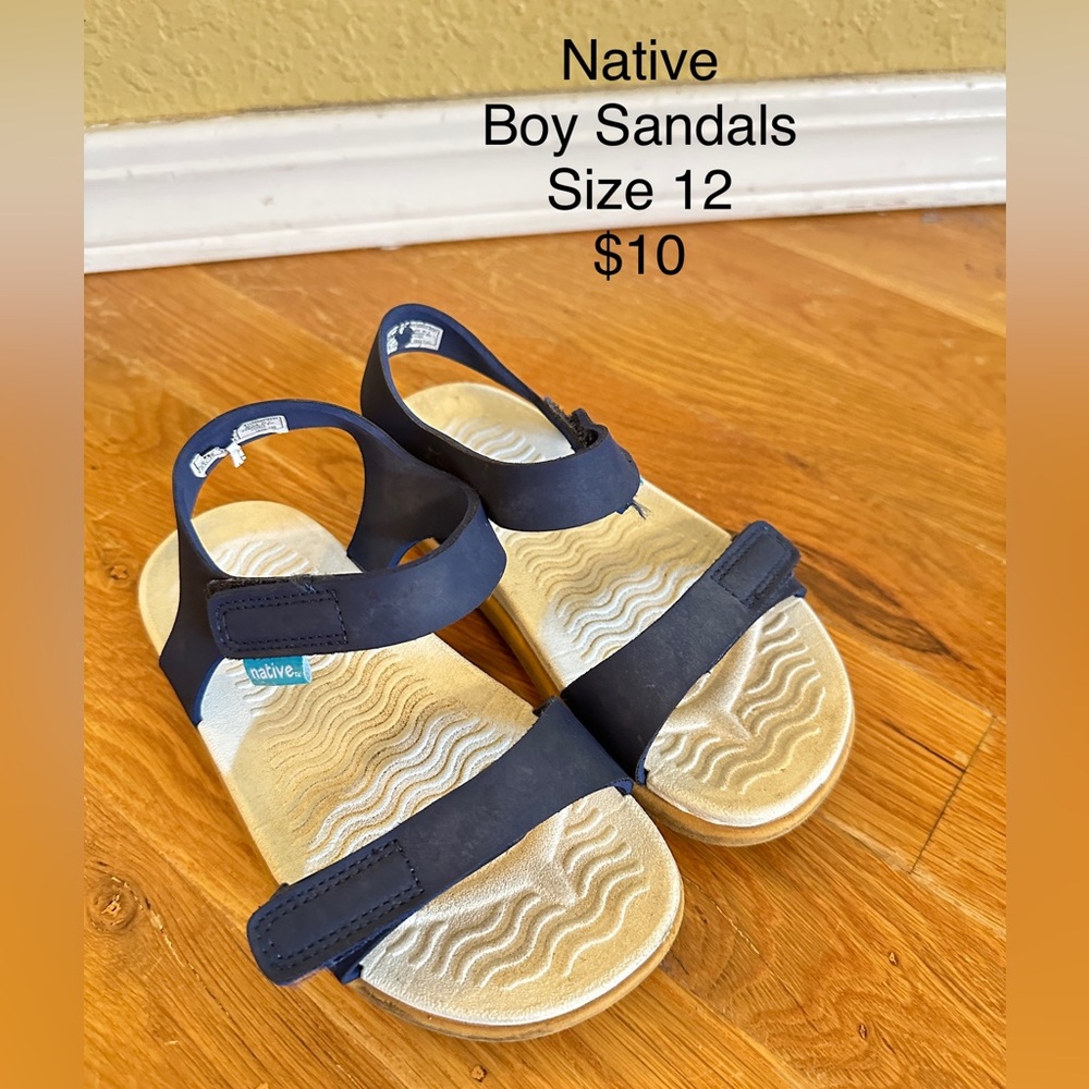 Charlie Child Native Boy navy sandal
